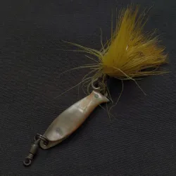 Minnow Red Abalone Pearl