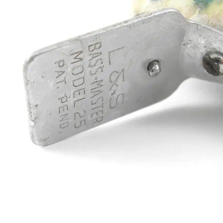 MirrOlure Bass-master model 25 Articulé, Vert, 10g, Yeux Verre, #1261