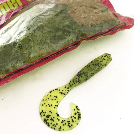 Chompers Single Tail Grub Virgule, Chartreuse Pepper, 7cm, 15p, #6681